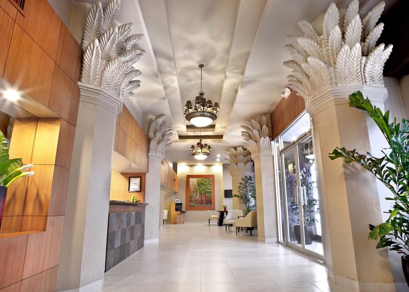 Pichincha Guayaquil Lobby