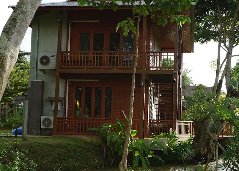 Chiang Mai Province Chiang Dao Exterior Detail
