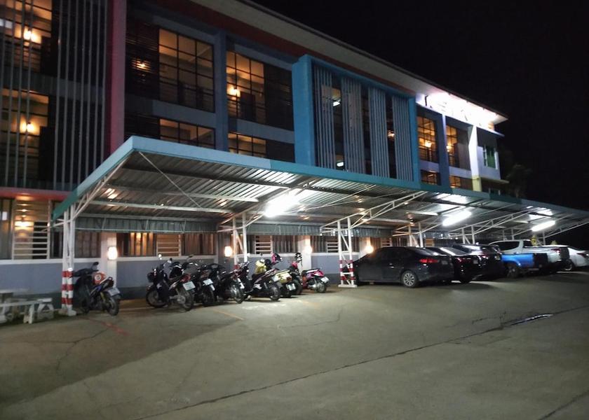Uttaradit uttaradit Parking