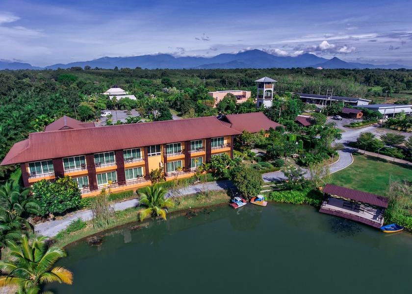 Nakhon Si Thammarat Phra Phrom Exterior Detail