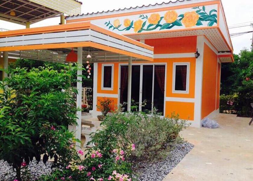 Chonburi Ko Sichang Exterior Detail