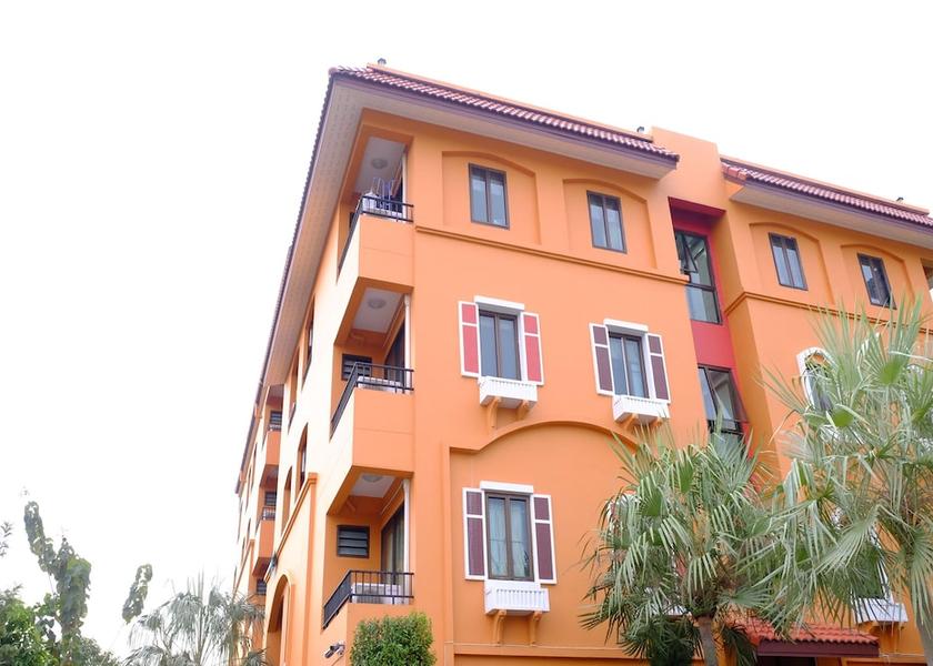  Pluak Daeng Exterior