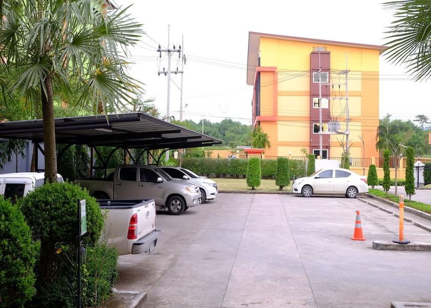 Chonburi pluak daeng Parking