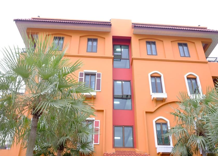  Pluak Daeng Exterior