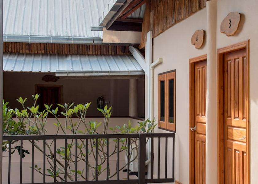 Kanchanaburi Province Thong Pha Phum Terrace/patio