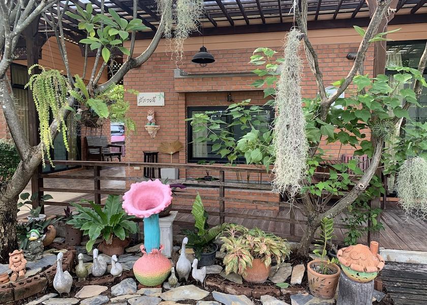 Prachuap Khiri Khan Tha Yang Exterior Detail