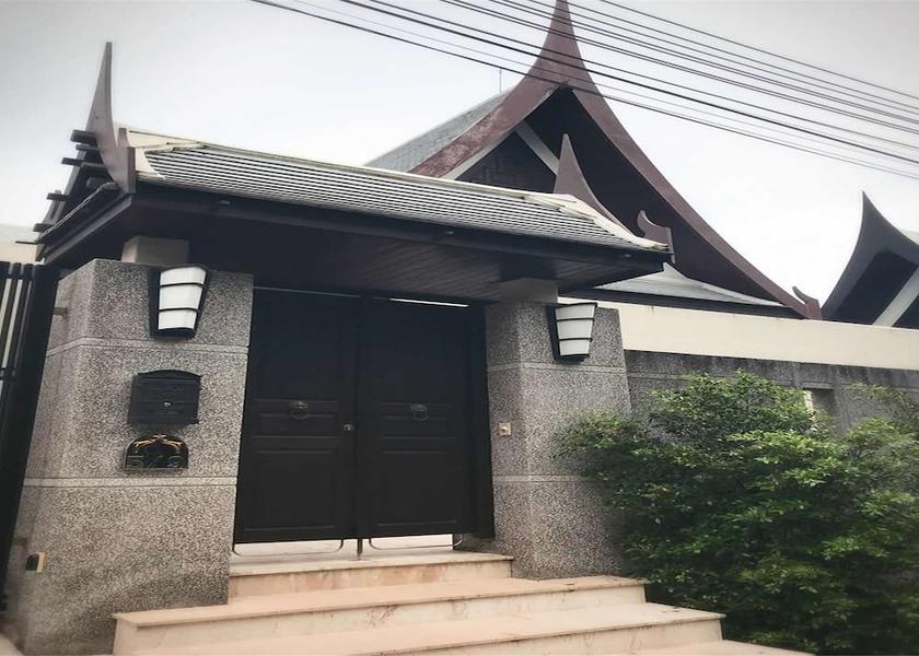 Phuket Ratsada Entrance