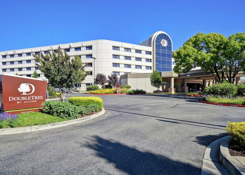 California Pleasanton Exterior Detail