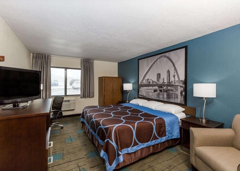 Iowa Urbandale Room