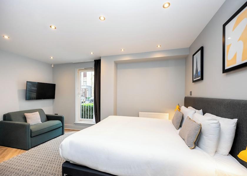 Scotland Edinburgh Room