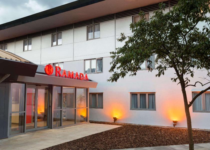 England Potters Bar exterior view