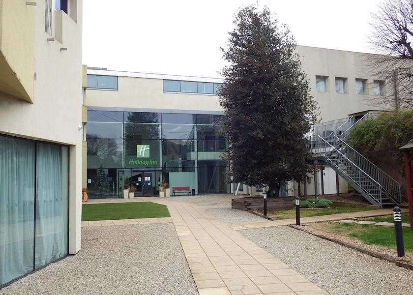 England Sittingbourne Exterior Detail