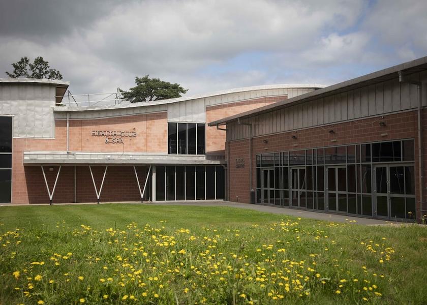 England Crewe Exterior Detail