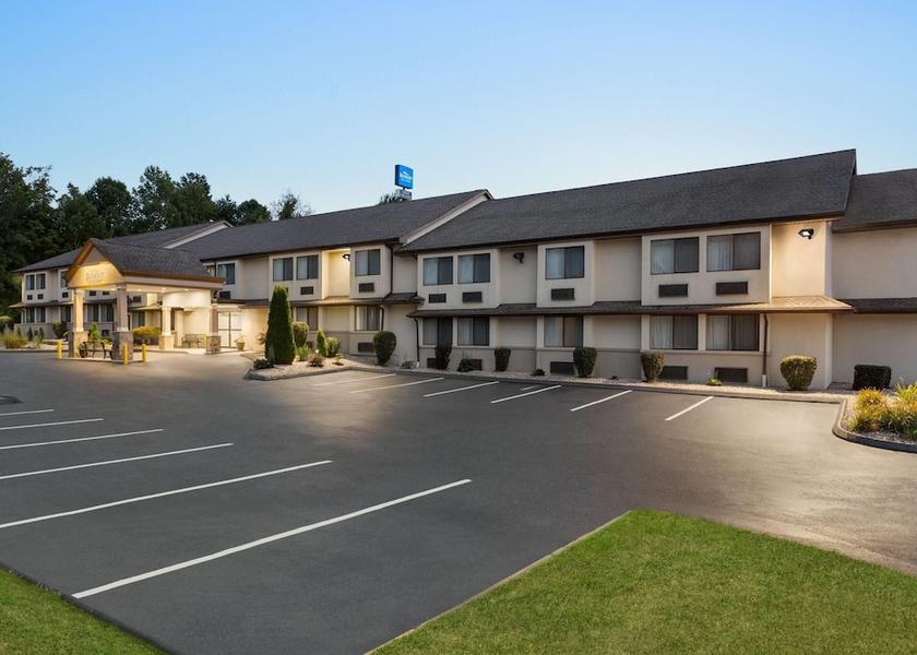 Connecticut Branford Exterior Detail