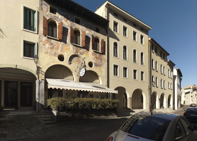 Veneto Conegliano Front of property