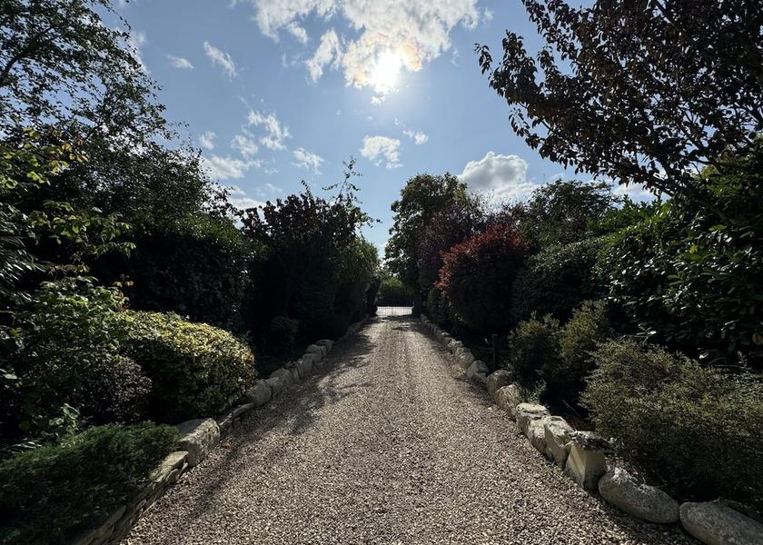 England Horley Entrance