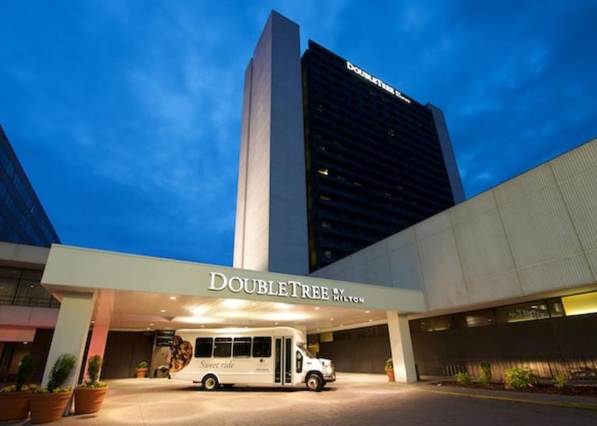 Minnesota Bloomington Exterior Detail