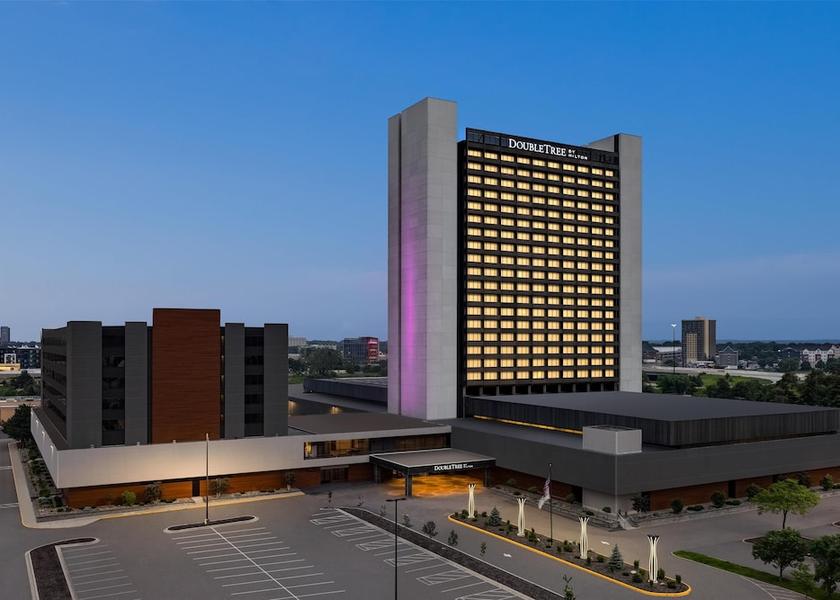 Minnesota Bloomington Exterior Detail