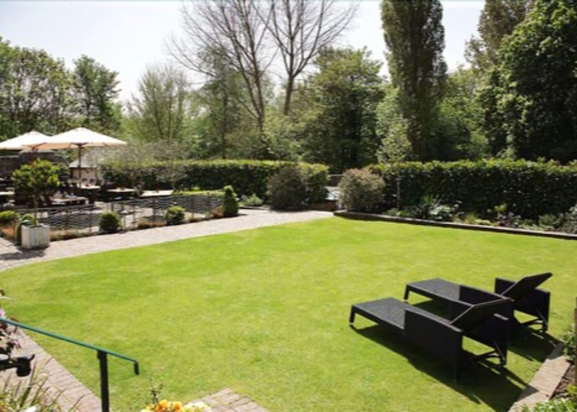 England polegate Garden