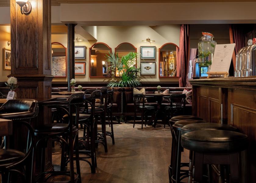 England Chertsey Bar