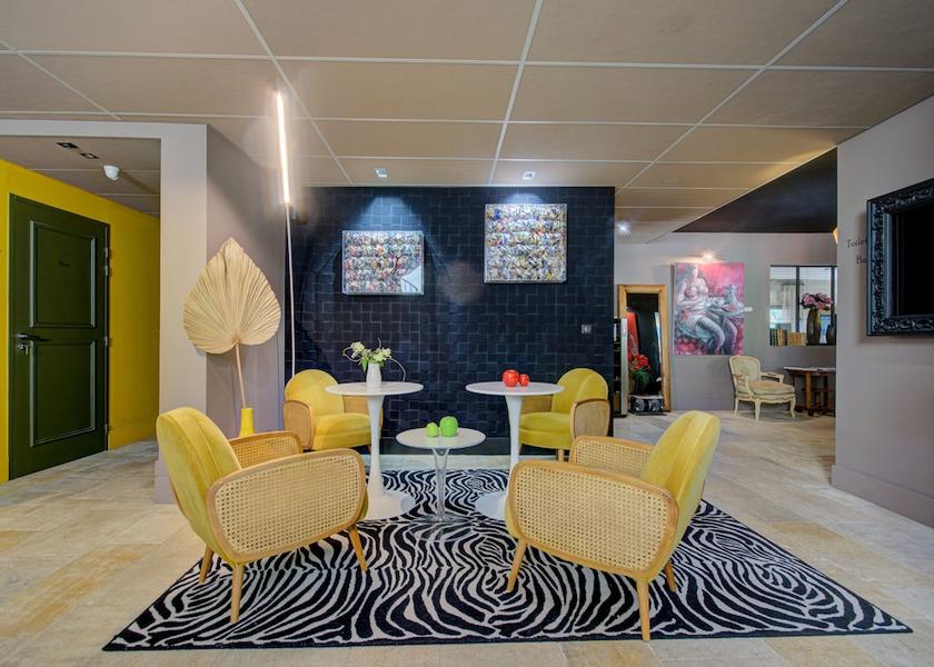 Provence - Alpes - Cote d'Azur Lourmarin Reception