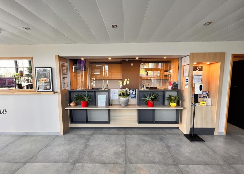 Grand Est Woippy Reception