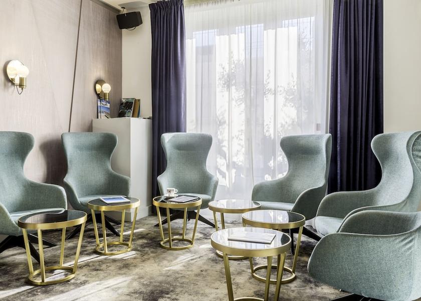 Occitanie Montpellier Bar (on property)