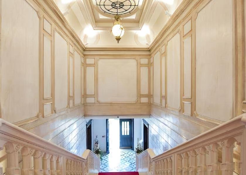 Bourgogne-Franche-Comte Meursault Interior Entrance