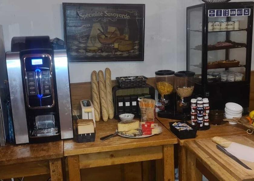 Auvergne-Rhone-Alpes Saint-Francois-Longchamp Breakfast buffet