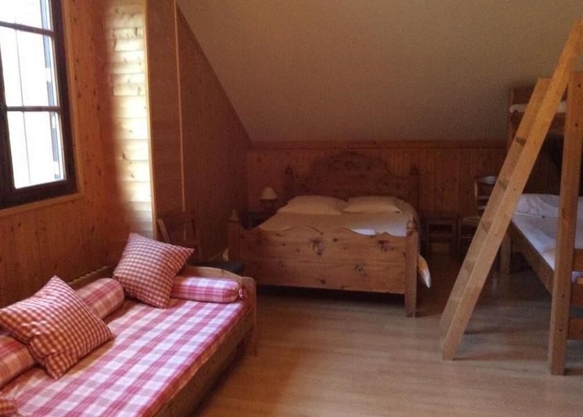 Auvergne-Rhone-Alpes Saint-Francois-Longchamp Room