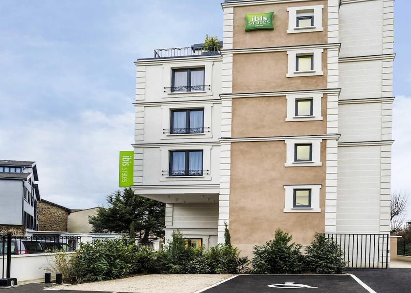 Ile-de-France Clamart Exterior Detail