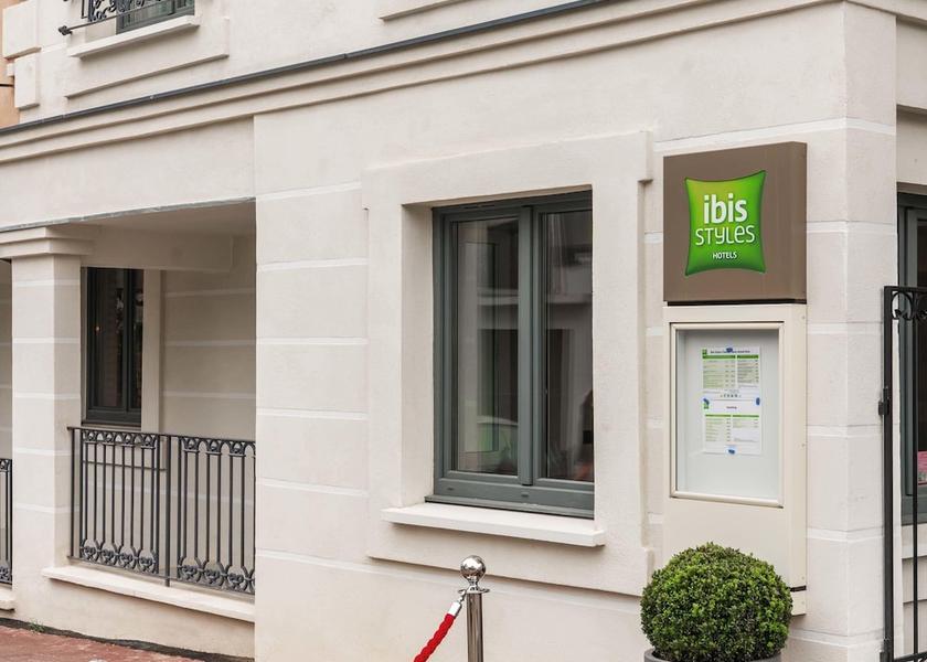 Ile-de-France Clamart Exterior Detail