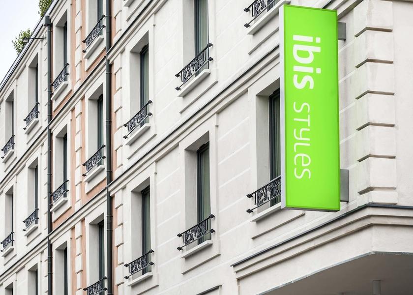 Ile-de-France Clamart Exterior Detail