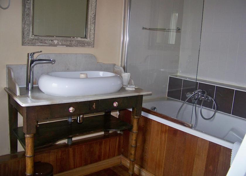 Normandy Pontorson Bathroom