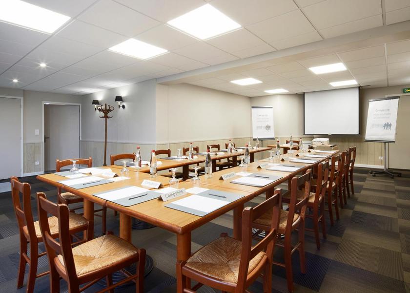 Pays de la Loire Arnage meeting room / ballrooms