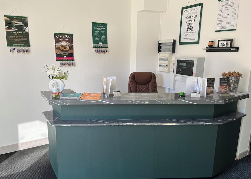 Auvergne-Rhone-Alpes Commentry Reception