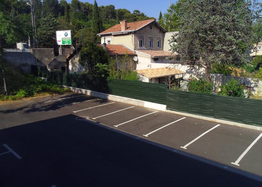 Provence - Alpes - Cote d'Azur La Penne-sur-Huveaune Parking