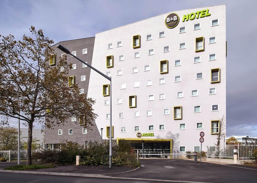 Île-de-France Nanterre Front of property