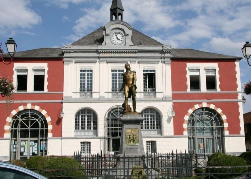 Nouvelle-Aquitaine Pontacq Facade