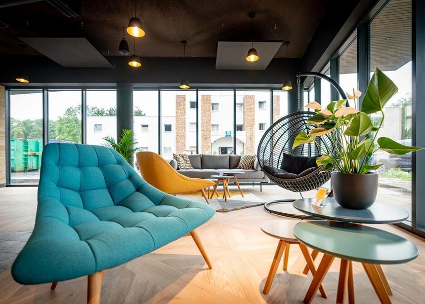 Hauts-de-France Petite-Foret Lobby