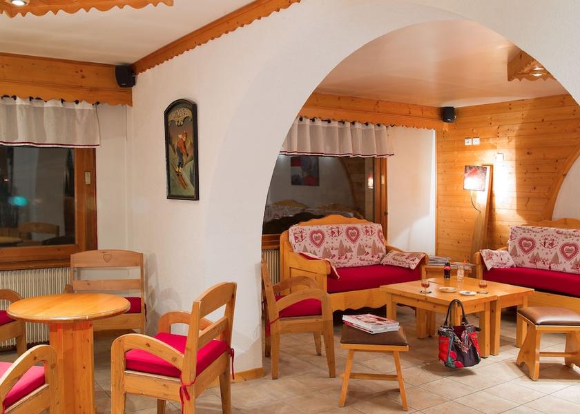 Auvergne-Rhone-Alpes Morzine Bar