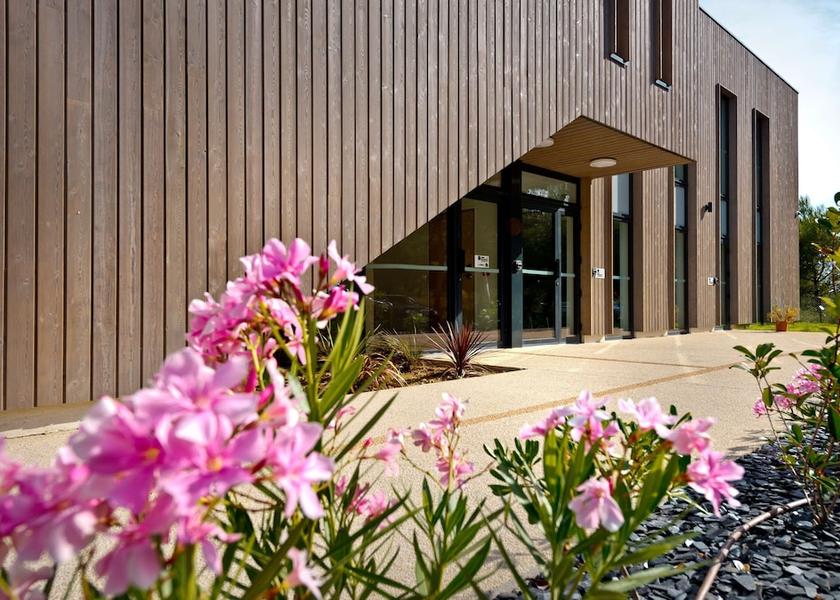 Provence - Alpes - Cote d'Azur Cabries Meeting facility