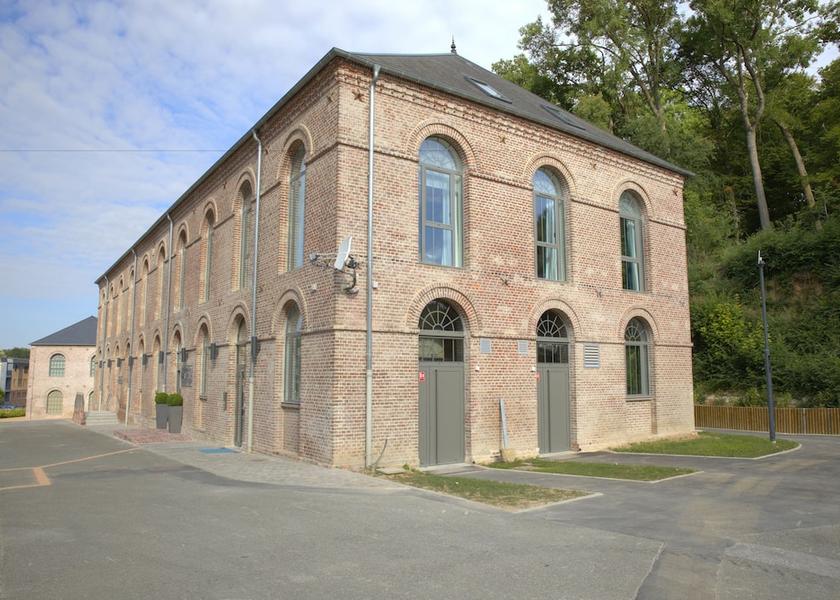 Hauts-de-France Meru Facade