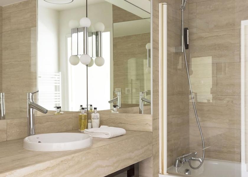 Île-de-France Le Plessis-Robinson Bathroom