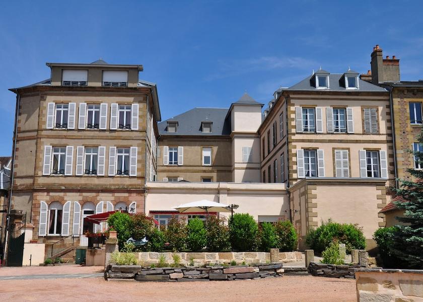 Auvergne-Rhone-Alpes Moulins Exterior Detail