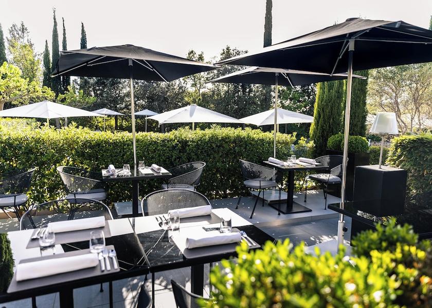 Provence - Alpes - Cote d'Azur Paradou Restaurant