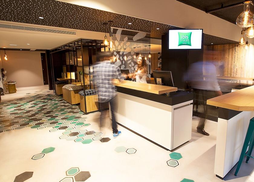 Check-in/check-out kiosk