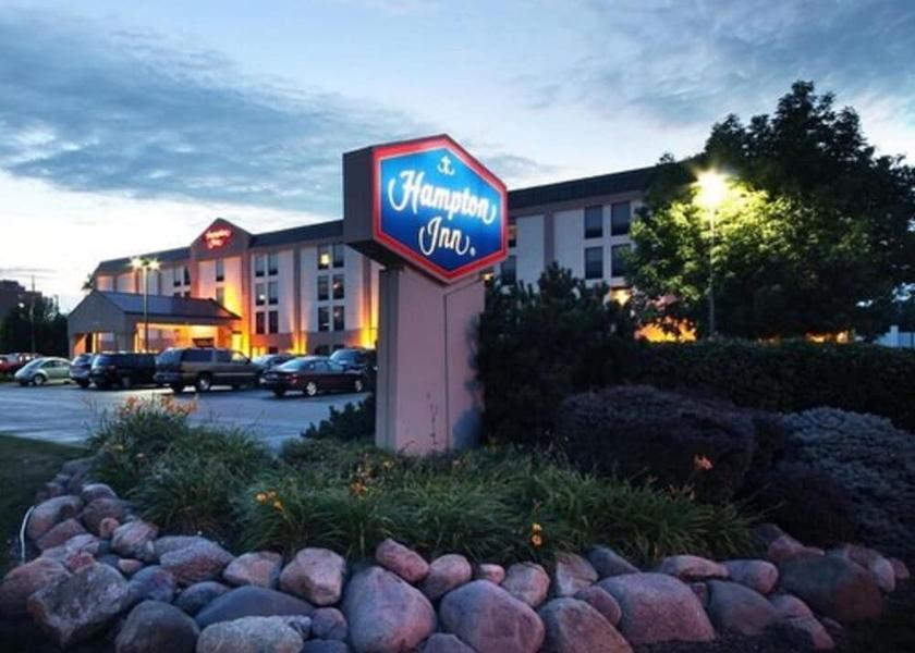 Illinois Urbana Front of property - evening/night