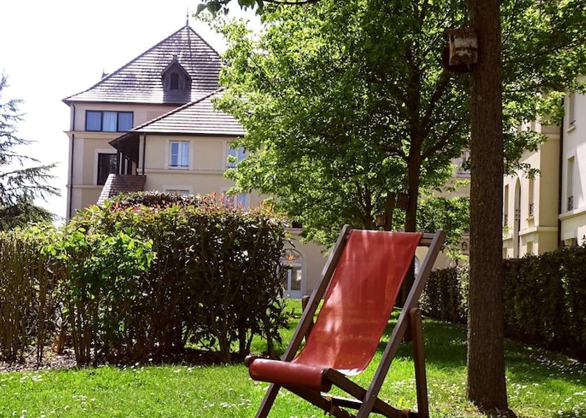 Ile-de-France Magny-le-Hongre Exterior Detail