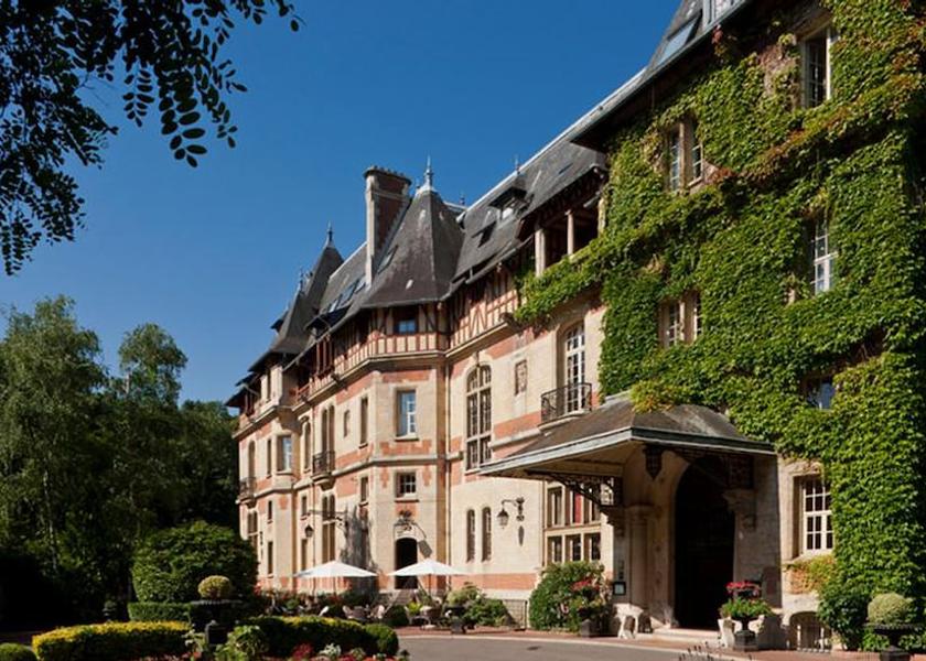 Hauts-de-France Gouvieux Exterior Detail
